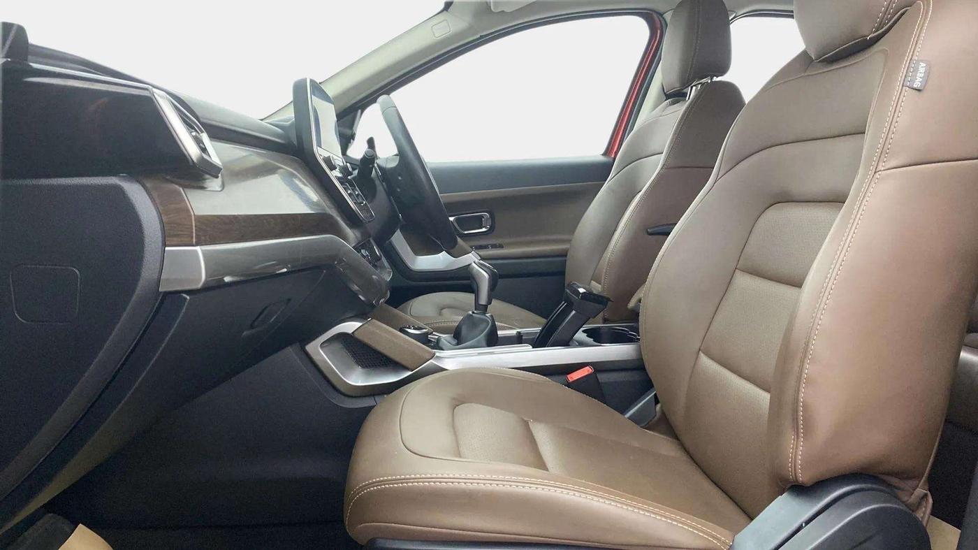 2020 Tata Harrier XZ 2.0L DUAL TONE, Diesel, Manual, 55,619 km, Right Side Front Door Cabin