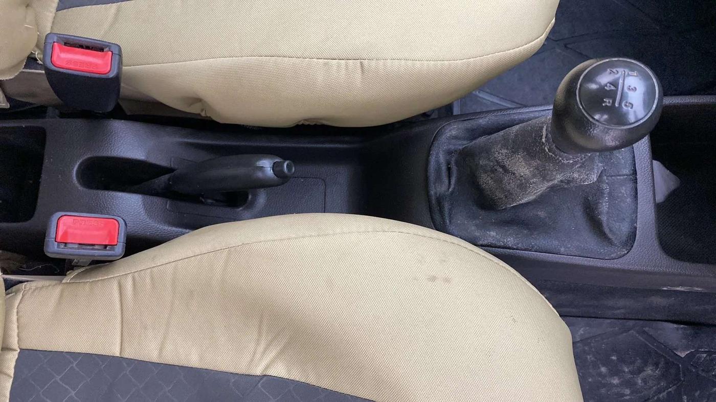 2017 Hyundai Eon ERA +, Petrol, Manual, 28,943 km, Gear Lever