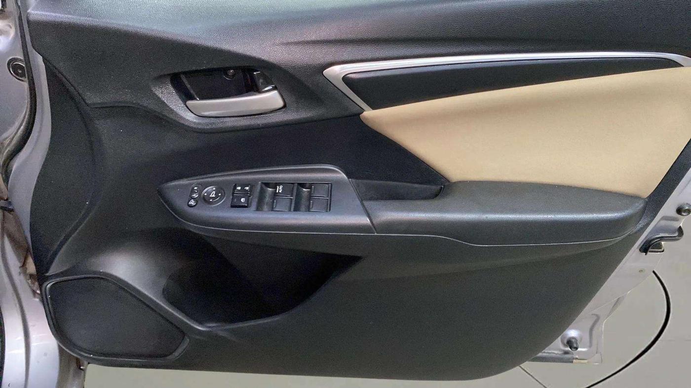 2019 Honda Jazz 1.2L I-VTEC VX CVT, Petrol, Automatic, 36,011 km, Driver Side Door Panels Control