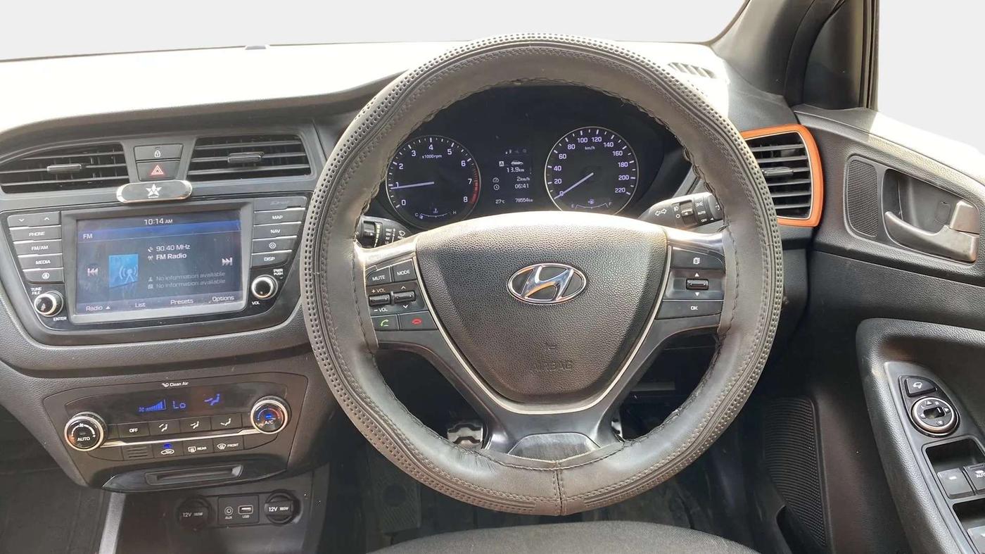 2015 Hyundai i20 Active 1.2 SX, Petrol, Manual, 78,570 km, Steering Wheel Close Up