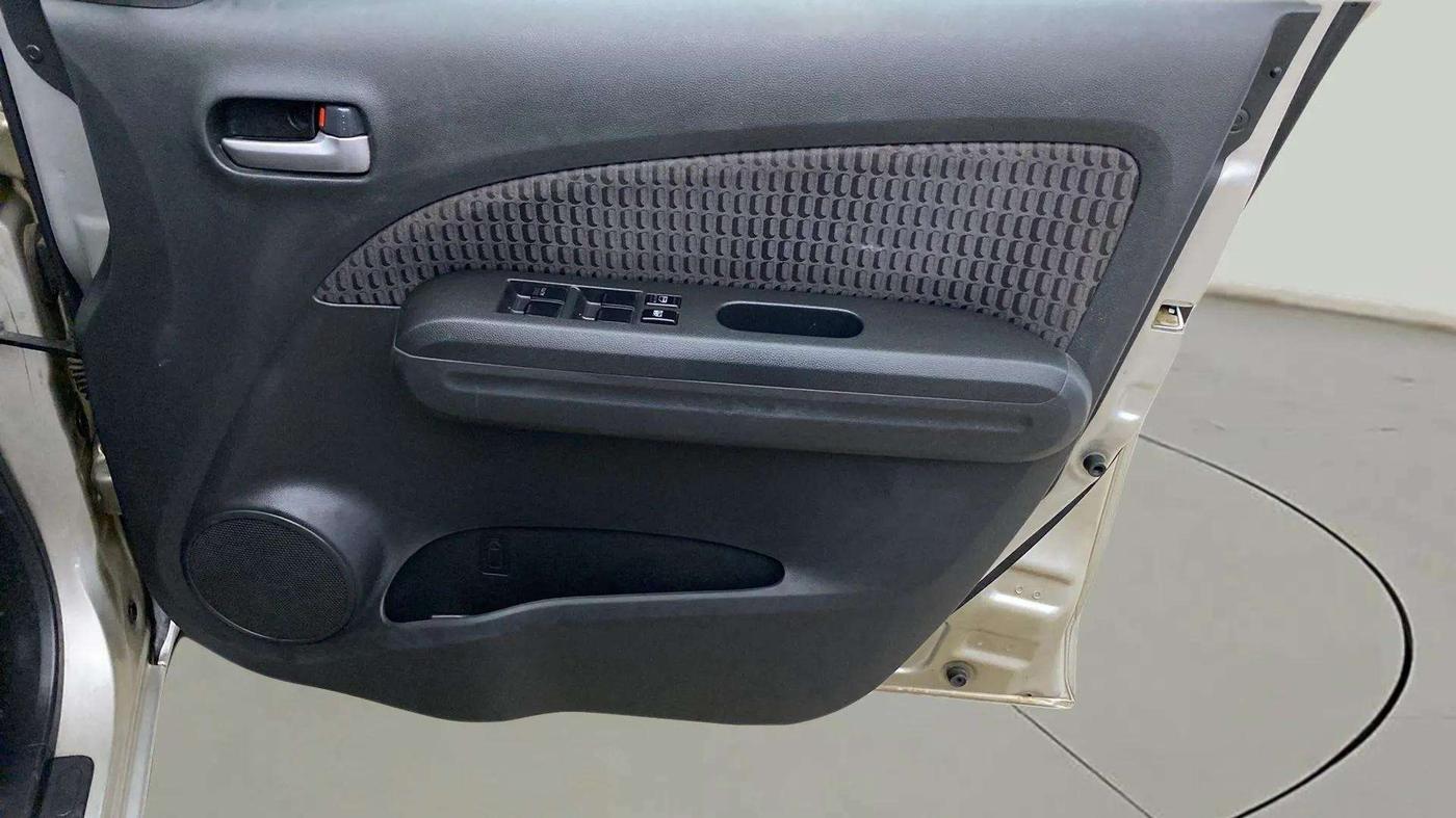 2013 Maruti Ritz VXI, Petrol, Manual, 39,700 km, Driver Side Door Panels Control