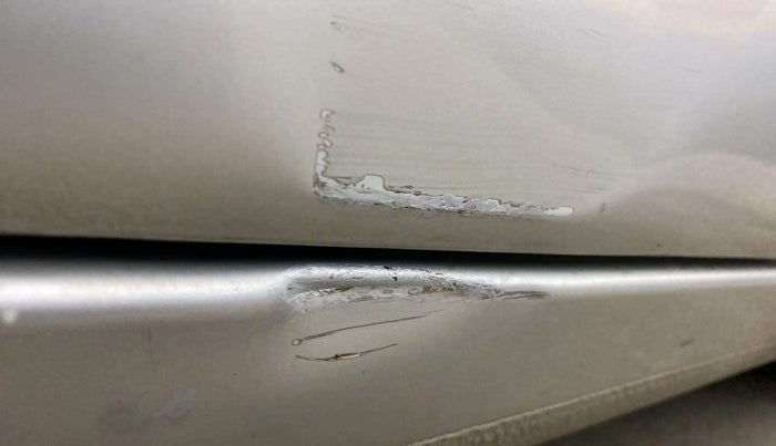 2013 Maruti Ritz VXI, Petrol, Manual, 39,700 km, Right running board - Slightly dented