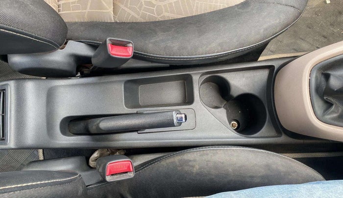 2016 Hyundai Grand i10 ASTA (O) 1.2 KAPPA VTVT, Petrol, Manual, 68,139 km, Gear Lever