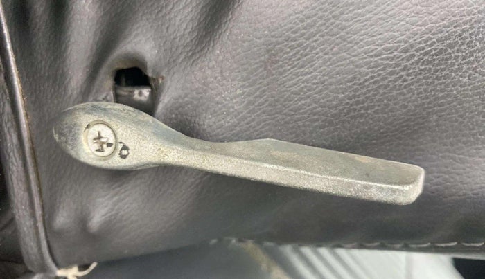 2016 Maruti OMNI E 8 STR, Petrol, Manual, 73,251 km, Driver Side Adjustment Panel