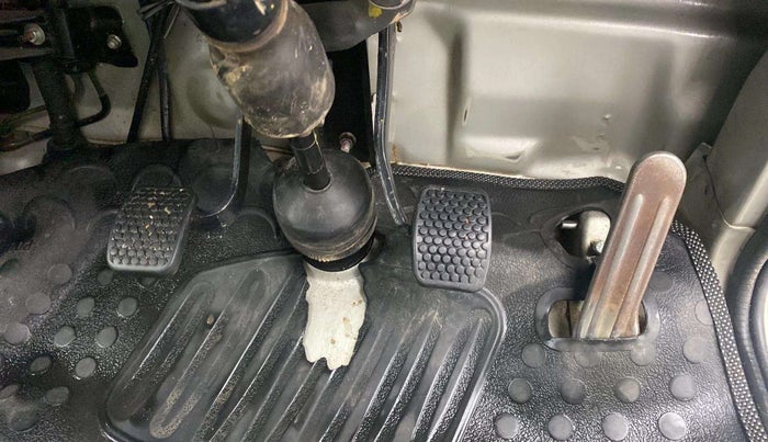 2016 Maruti OMNI E 8 STR, Petrol, Manual, 73,251 km, Pedals