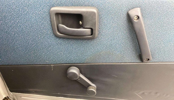 2016 Maruti OMNI E 8 STR, Petrol, Manual, 73,251 km, Driver Side Door Panels Control