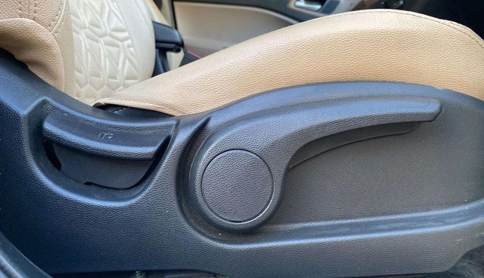 2020 Hyundai Elite i20 SPORTZ PLUS 1.2, Petrol, Manual, 42,706 km, Driver Side Adjustment Panel