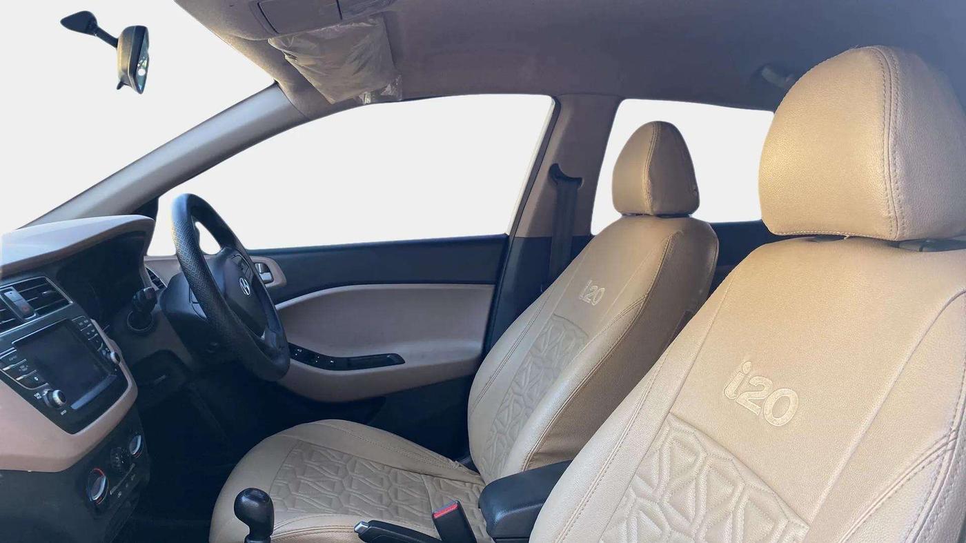 2020 Hyundai Elite i20 SPORTZ PLUS 1.2, Petrol, Manual, 42,706 km, Right Side Front Door Cabin