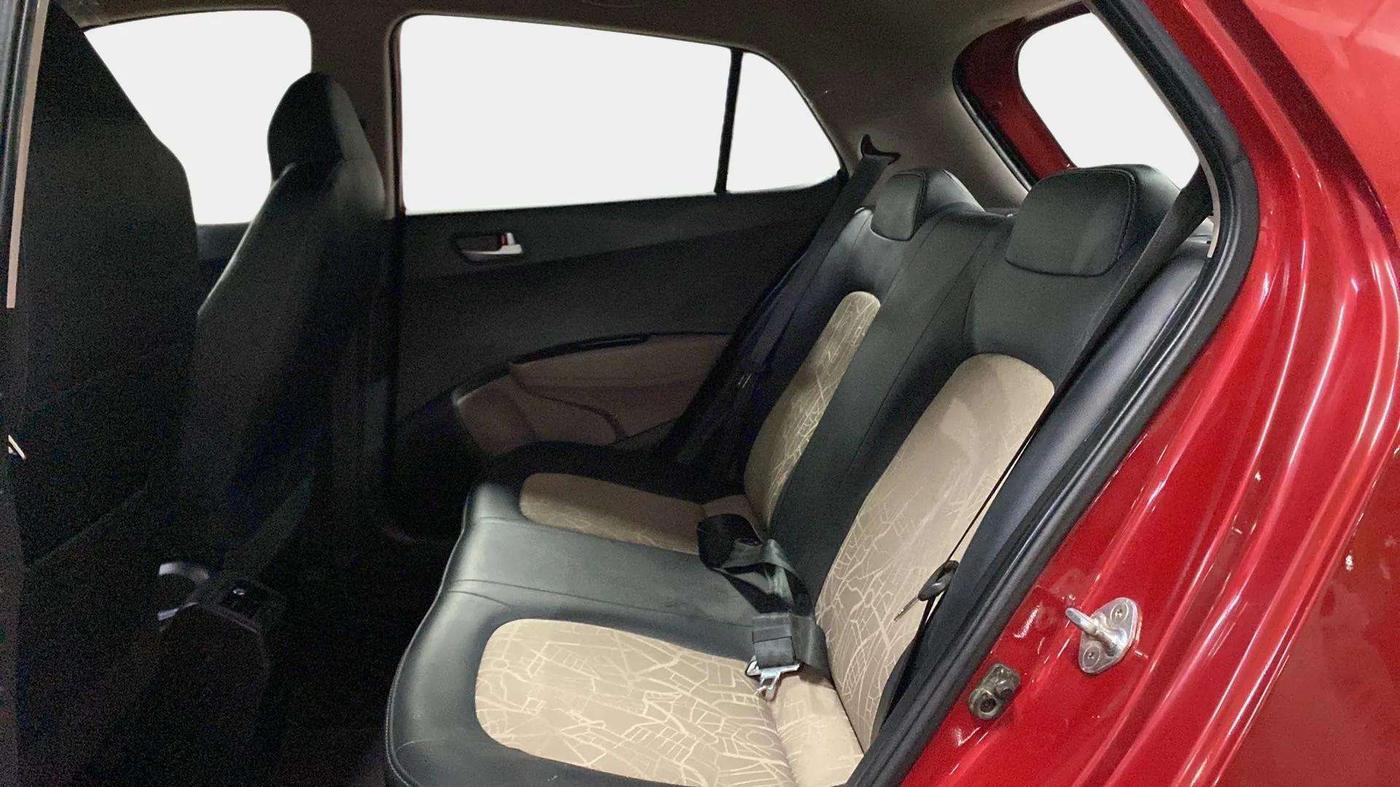 2018 Hyundai Grand i10 SPORTZ 1.2 KAPPA VTVT, Petrol, Manual, 13,458 km, Right Side Rear Door Cabin