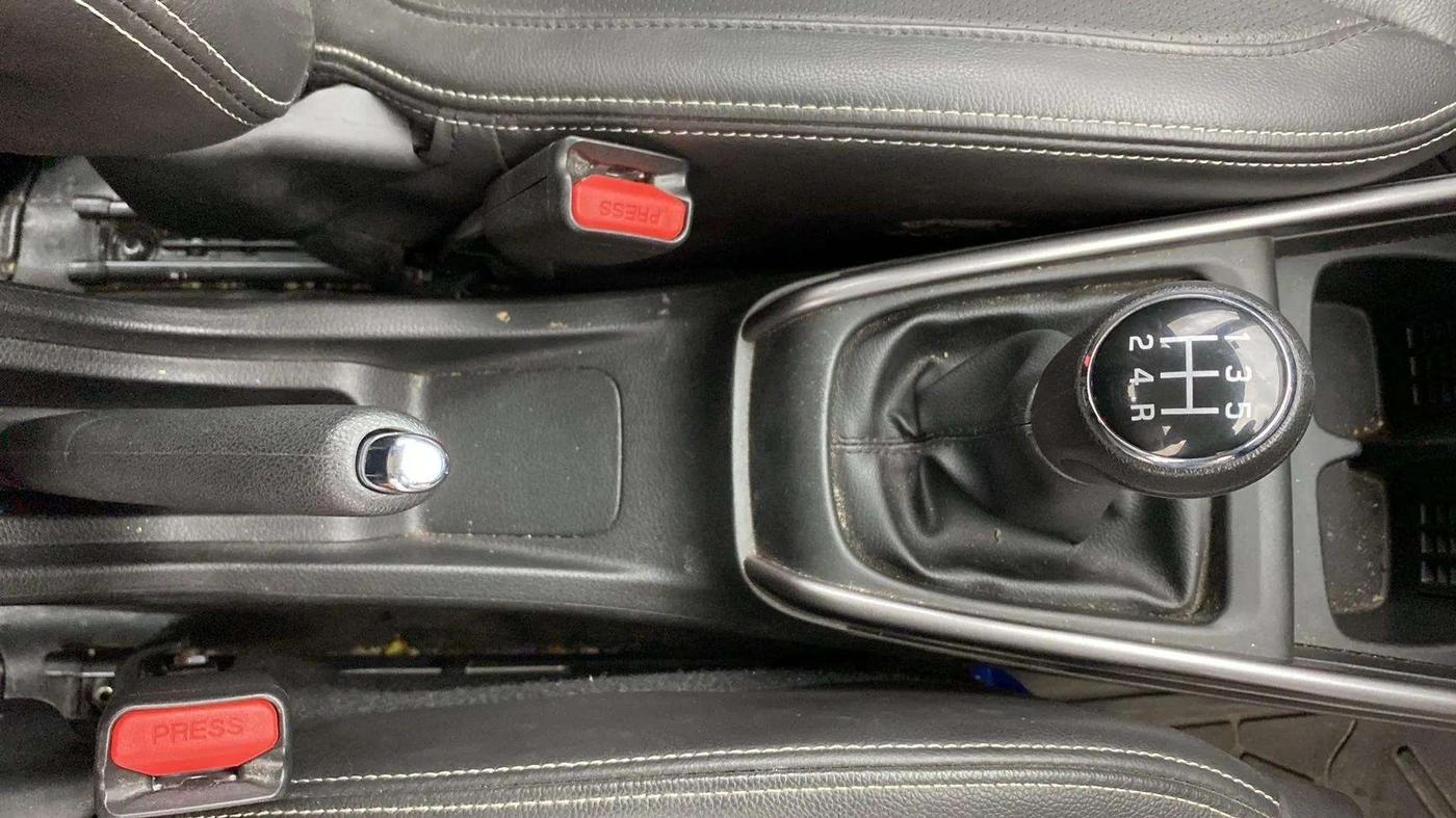 2022 Maruti XL6 ALPHA MT, CNG, Manual, 20,804 km, Gear Lever