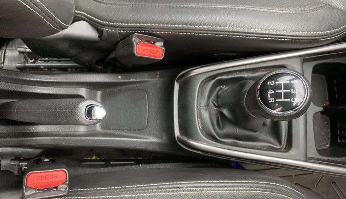 2022 Maruti XL6 ALPHA MT, Petrol, Manual, 20,804 km, Gear Lever