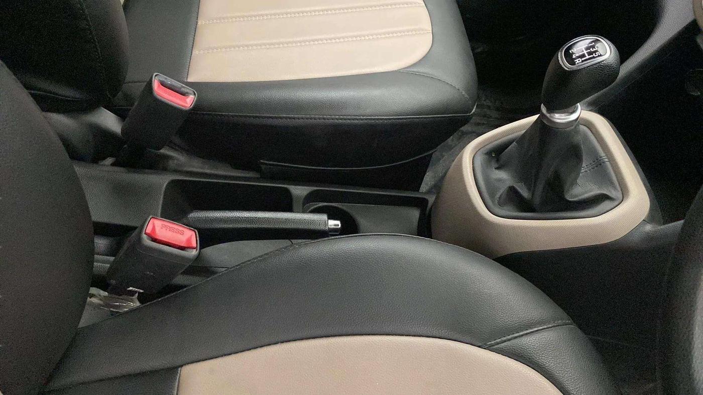 2019 Hyundai Grand i10 SPORTZ 1.2 KAPPA VTVT, Petrol, Manual, 26,056 km, Gear Lever