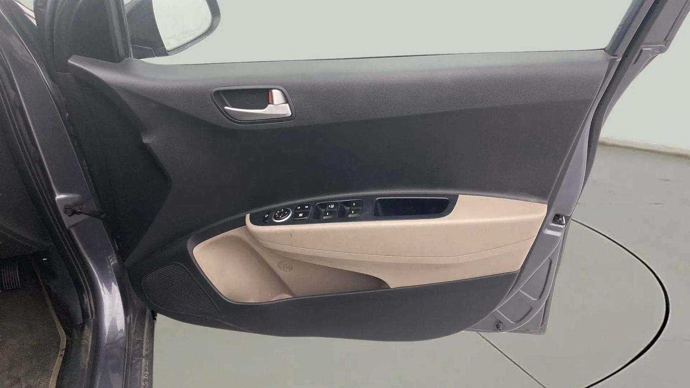 2016 Hyundai Grand i10 SPORTZ 1.2 KAPPA VTVT, Petrol, Manual, 57,502 km, Driver Side Door Panels Control
