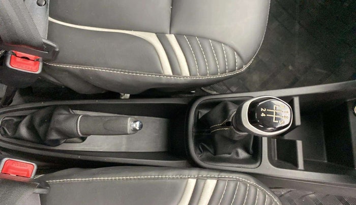 2022 Renault Kwid CLIMBER MT 1.0, Petrol, Manual, 17,507 km, Gear Lever