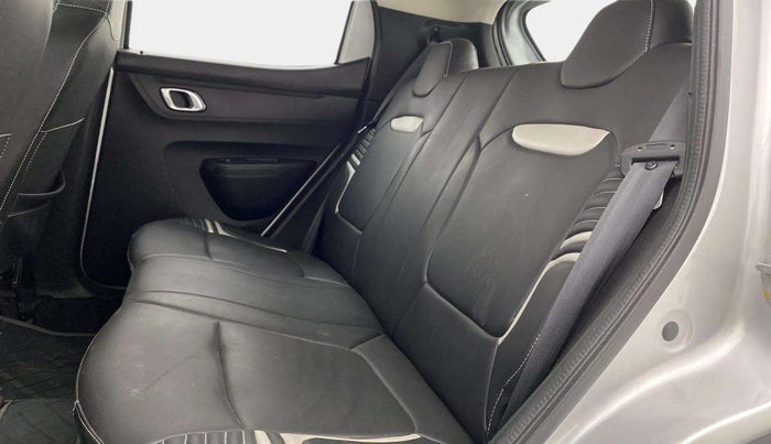 2022 Renault Kwid CLIMBER MT 1.0, Petrol, Manual, 17,507 km, Right Side Rear Door Cabin