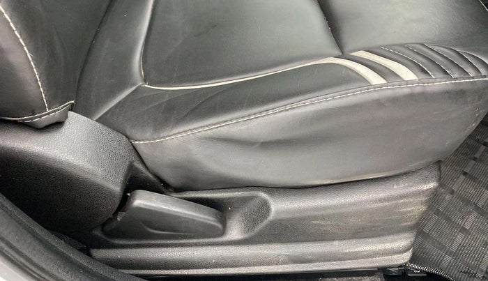 2022 Renault Kwid CLIMBER MT 1.0, Petrol, Manual, 17,507 km, Driver Side Adjustment Panel