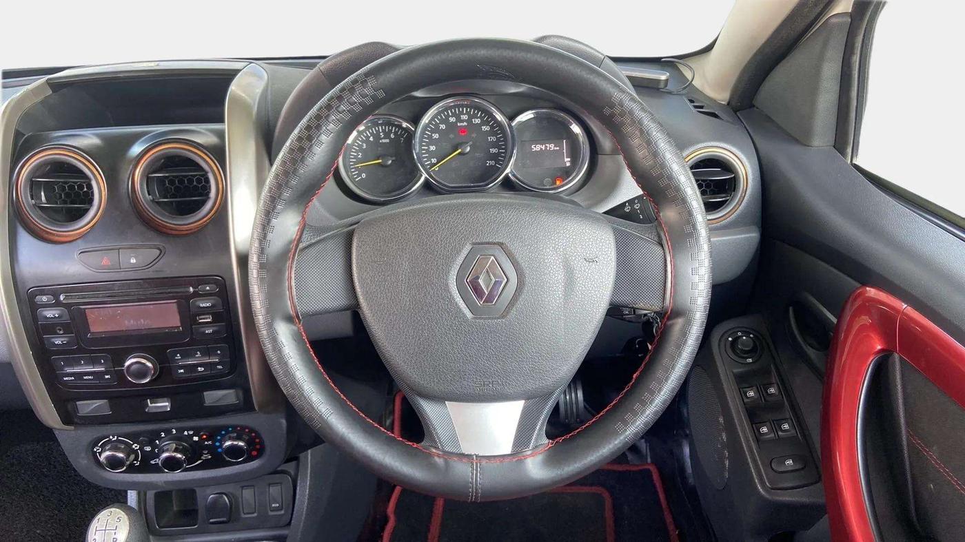 2016 Renault Duster 85 PS RXS MT DIESEL, Diesel, Manual, 58,474 km, Steering Wheel Close Up