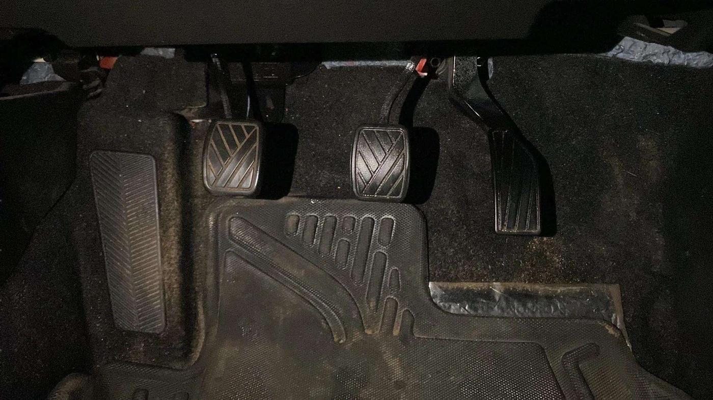 2023 Maruti BREZZA VXI S-CNG, CNG, Manual, 14,110 km, Pedals