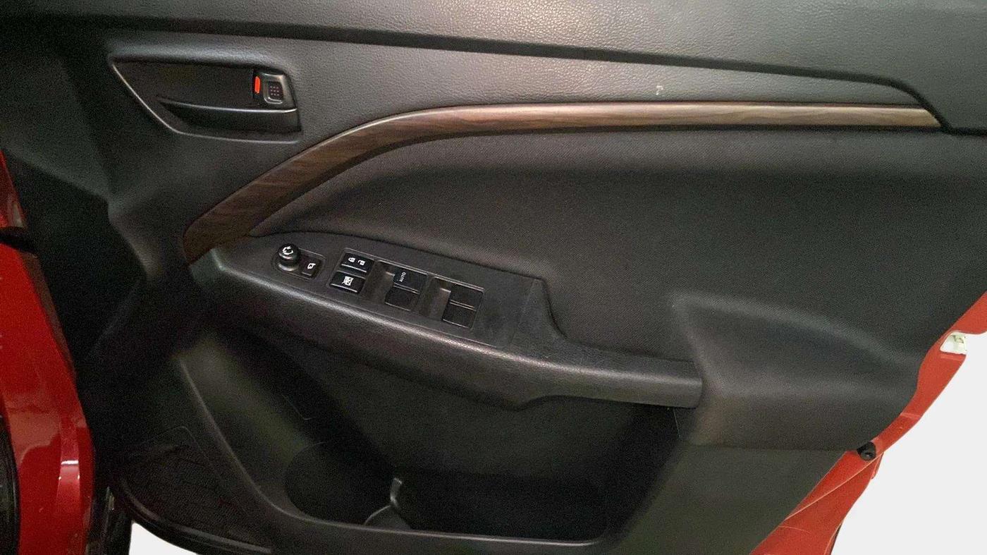 2023 Maruti BREZZA VXI S-CNG, CNG, Manual, 14,110 km, Driver Side Door Panels Control