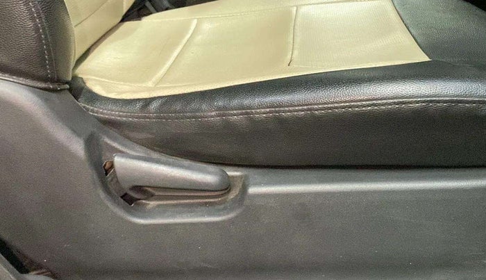 2018 Maruti Wagon R 1.0 LXI CNG, CNG, Manual, 54,648 km, Driver Side Adjustment Panel