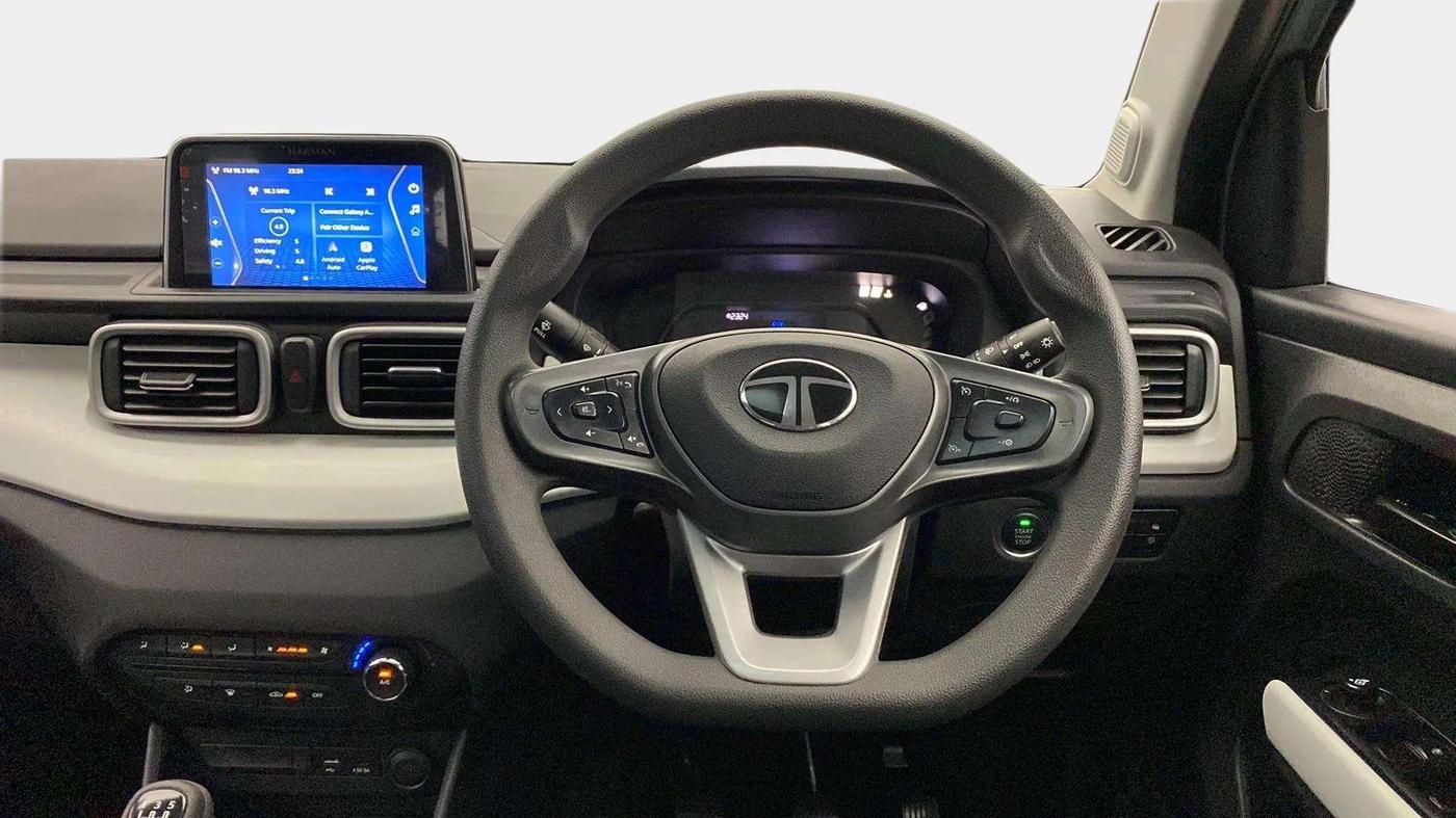 2024 Tata PUNCH ACCOMPLISHED SUNROOF MT, Petrol, Manual, 8,519 km, Steering Wheel Close Up