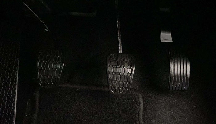 2024 Tata PUNCH ACCOMPLISHED SUNROOF MT, Petrol, Manual, 8,519 km, Pedals
