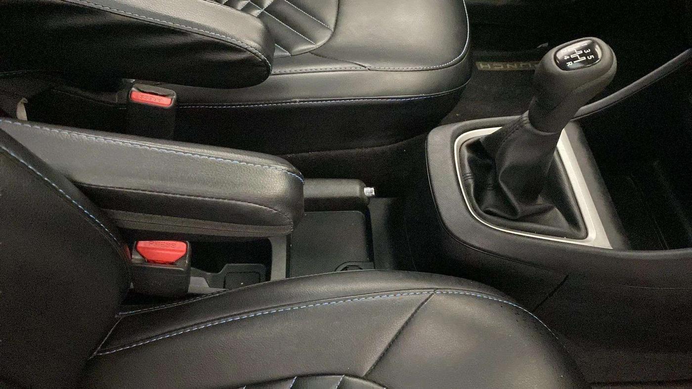 2024 Tata PUNCH ACCOMPLISHED SUNROOF MT, Petrol, Manual, 8,519 km, Gear Lever