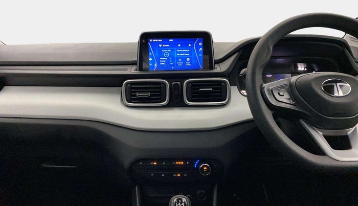 2024 Tata PUNCH ACCOMPLISHED SUNROOF MT, Petrol, Manual, 8,519 km, Air Conditioner