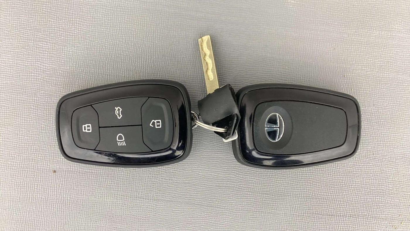 2023 Tata NEXON XZ PLUS LUXURY SUNROOF PETROL, Petrol, Manual, 14,766 km, Key Close Up