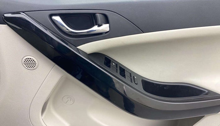 2023 Tata NEXON XZ PLUS LUXURY SUNROOF PETROL, Petrol, Manual, 14,766 km, Driver Side Door Panels Control