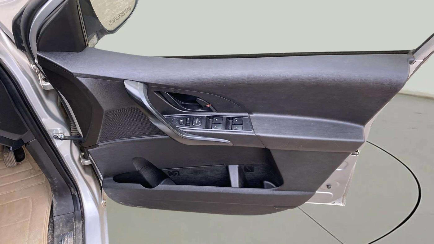 2018 Mahindra XUV500 W5, Diesel, Manual, 48,839 km, Driver Side Door Panels Control