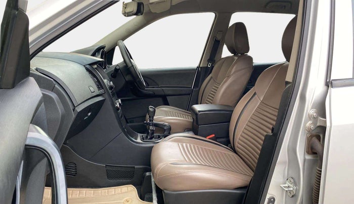 2018 Mahindra XUV500 W5, Diesel, Manual, 48,839 km, Right Side Front Door Cabin
