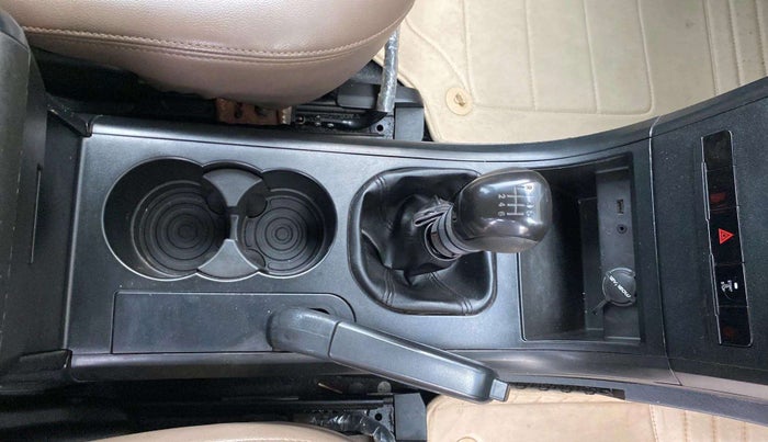 2018 Mahindra XUV500 W5, Diesel, Manual, 48,839 km, Gear Lever