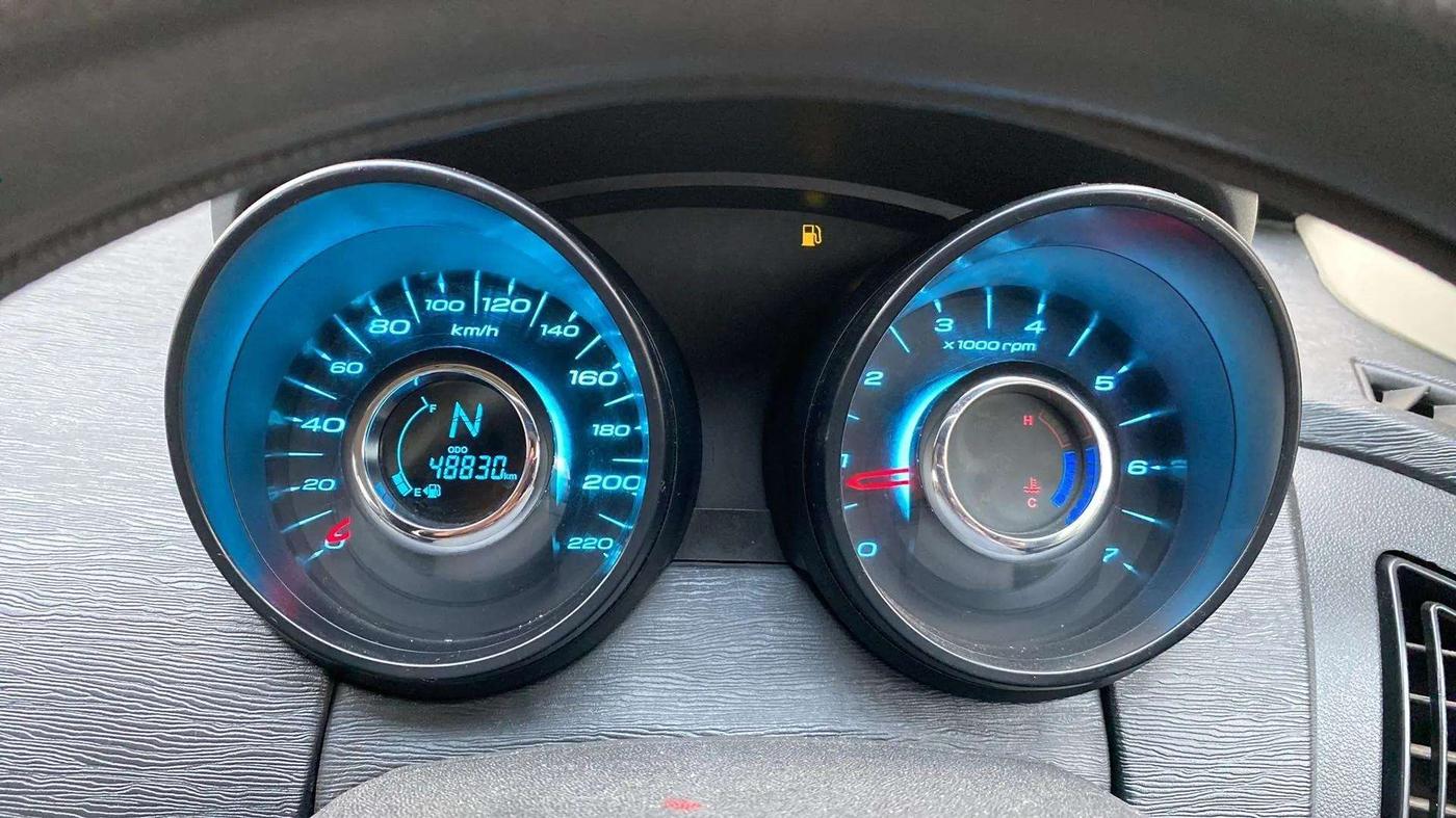 2018 Mahindra XUV500 W5, Diesel, Manual, 48,839 km, Odometer Image