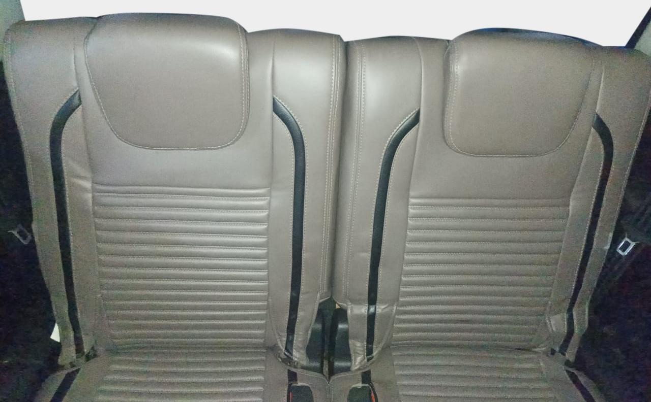 2018 Mahindra XUV500 W5, Diesel, Manual, 48,839 km, Third Seat Row ( optional )
