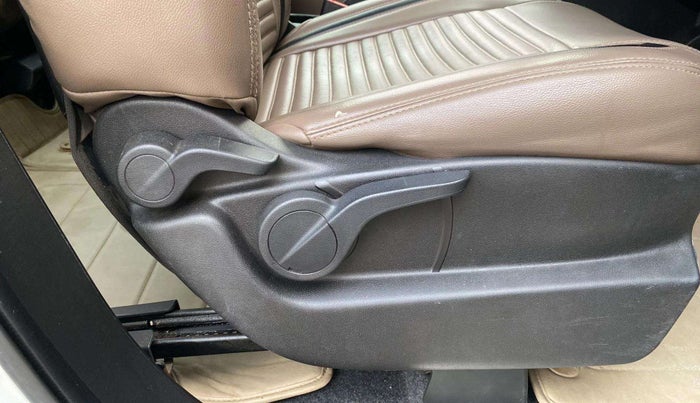 2018 Mahindra XUV500 W5, Diesel, Manual, 48,839 km, Driver Side Adjustment Panel