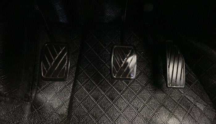 2019 Maruti Baleno DELTA PETROL 1.2, CNG, Manual, 72,052 km, Pedals