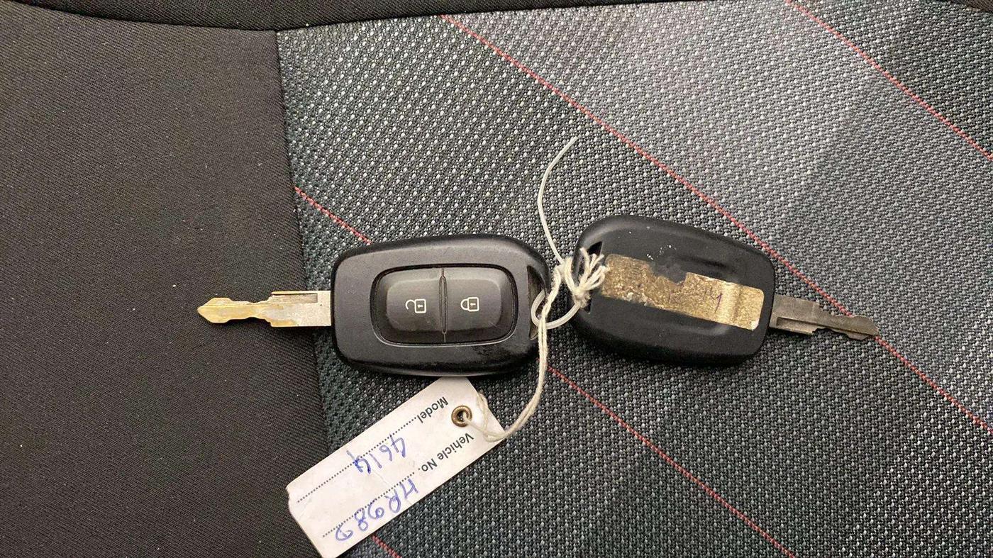 2022 Renault Kwid RXT 1.0 AMT (O), Petrol, Automatic, 16,149 km, Key Close Up