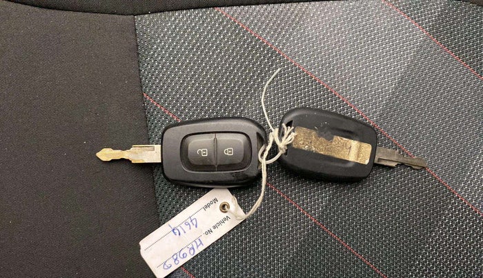 2022 Renault Kwid RXT 1.0 AMT (O), Petrol, Automatic, 16,149 km, Key Close Up