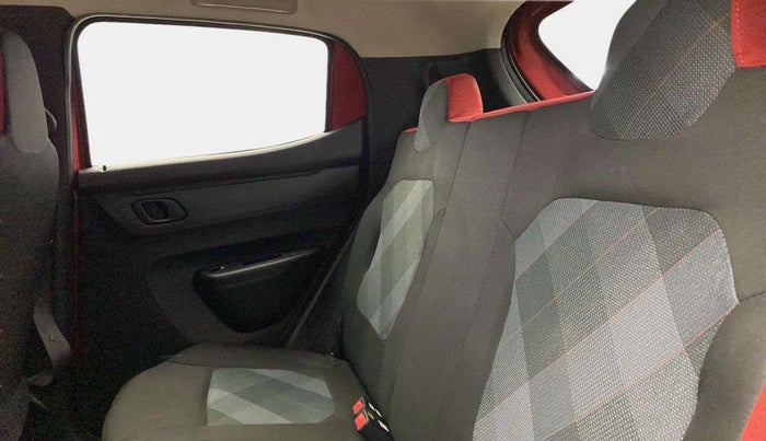 2022 Renault Kwid RXT 1.0 AMT (O), Petrol, Automatic, 16,149 km, Right Side Rear Door Cabin