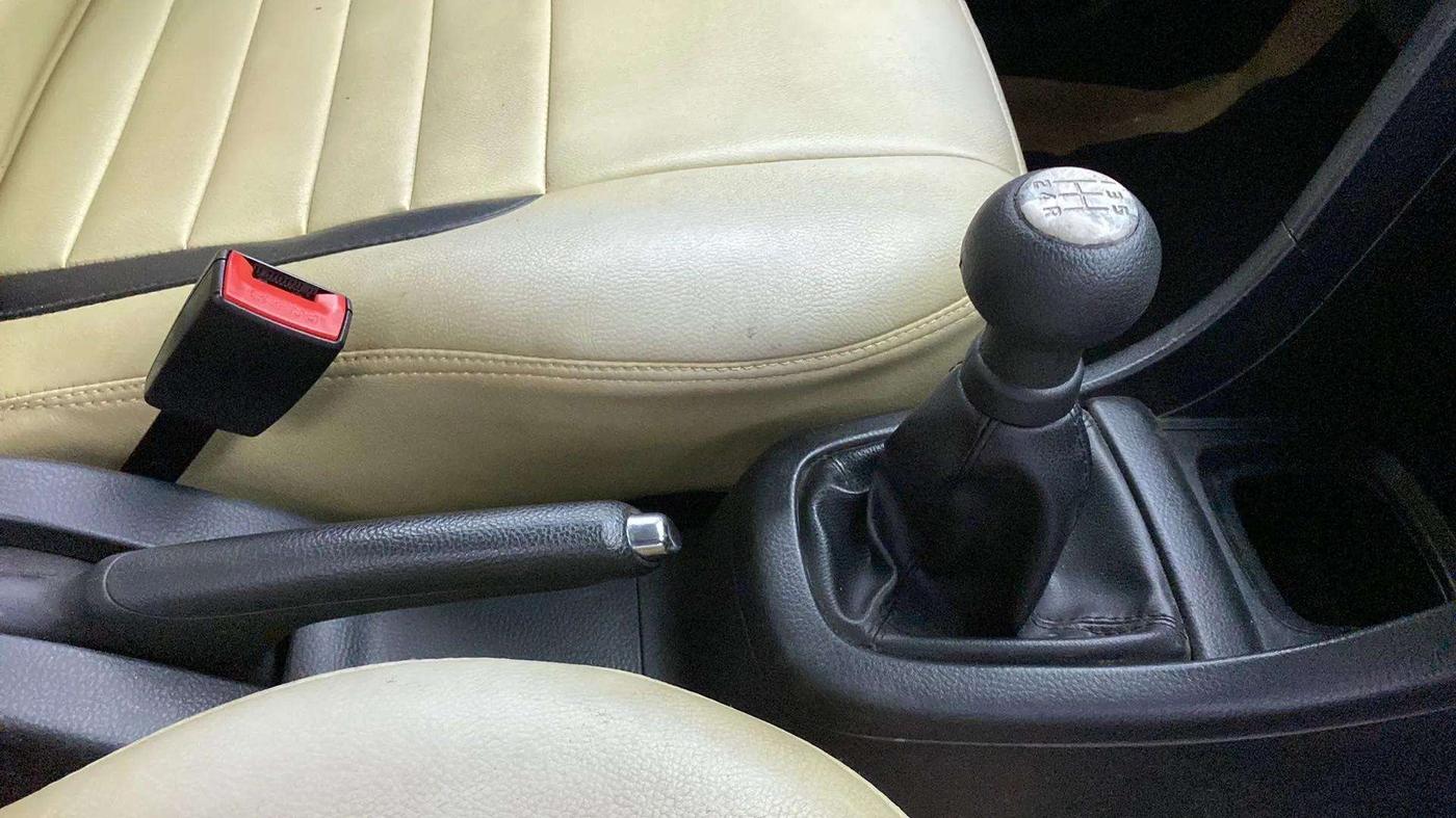 2016 Maruti Swift VXI O, Petrol, Manual, 34,408 km, Gear Lever