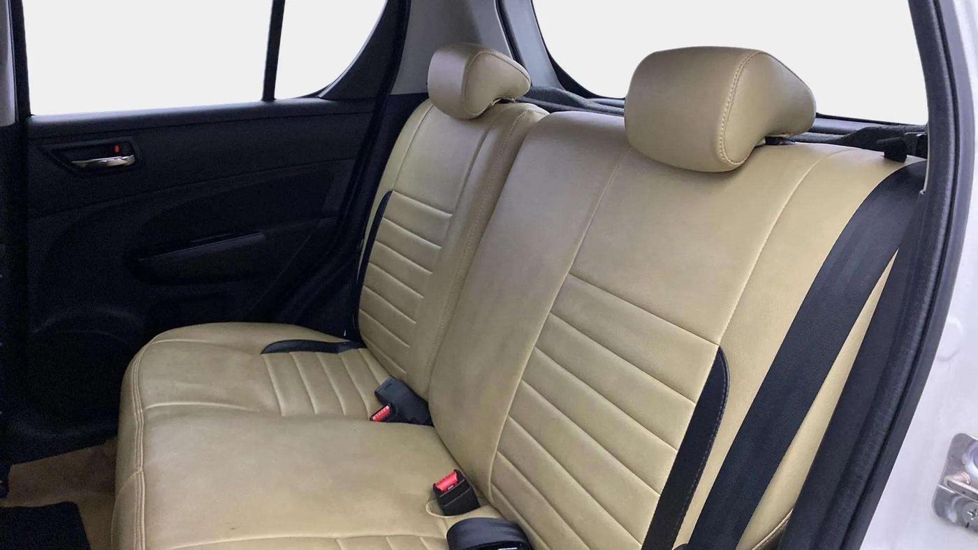 2016 Maruti Swift VXI O, Petrol, Manual, 34,408 km, Right Side Rear Door Cabin