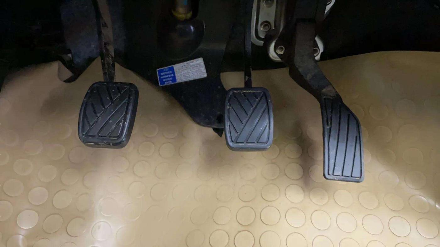 2016 Maruti Swift VXI O, Petrol, Manual, 34,408 km, Pedals