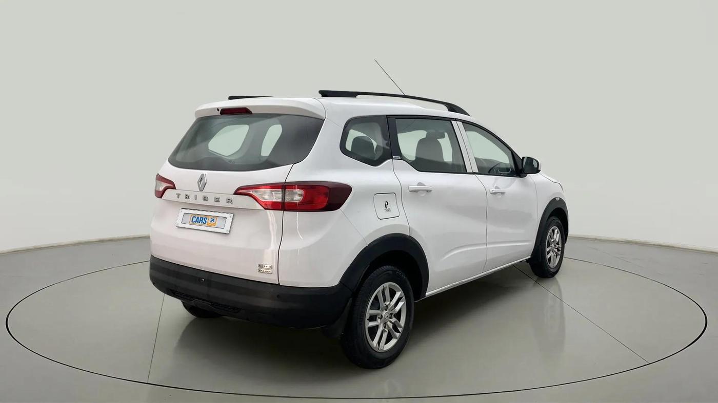 2020 Renault TRIBER RXL AMT, Petrol, Automatic, 27,433 km, Right Back Diagonal