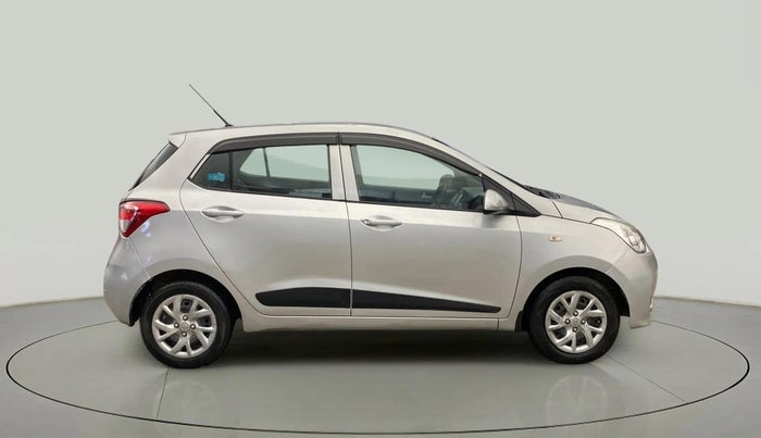 2017 Hyundai Grand i10 SPORTZ 1.2 KAPPA VTVT, Petrol, Manual, 39,425 km, Right Side View