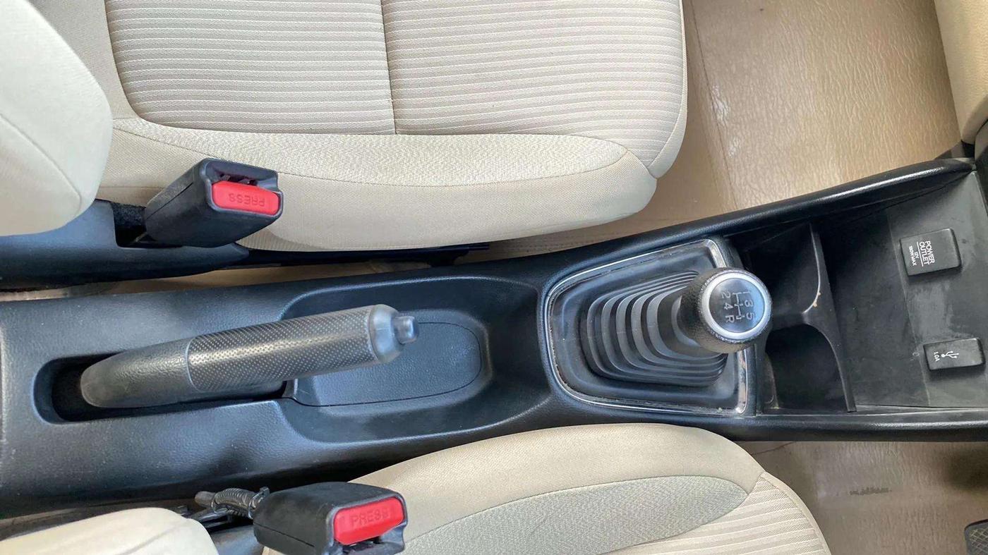 2019 Honda Amaze 1.2L I-VTEC V, Petrol, Manual, 66,411 km, Gear Lever