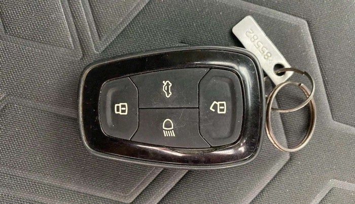 2020 Tata NEXON XZ PLUS PETROL, Petrol, Manual, 89,503 km, Key Close Up