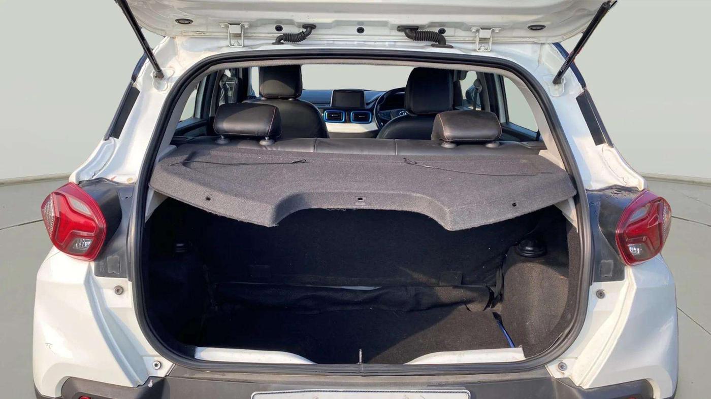 2021 Tata PUNCH CREATIVE  1.2 RTN DUAL TONE, Petrol, Manual, 29,916 km, Boot Inside
