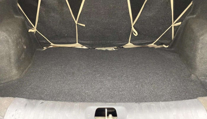 2015 Maruti Swift Dzire ZXI, Petrol, Manual, 76,281 km, Boot Inside