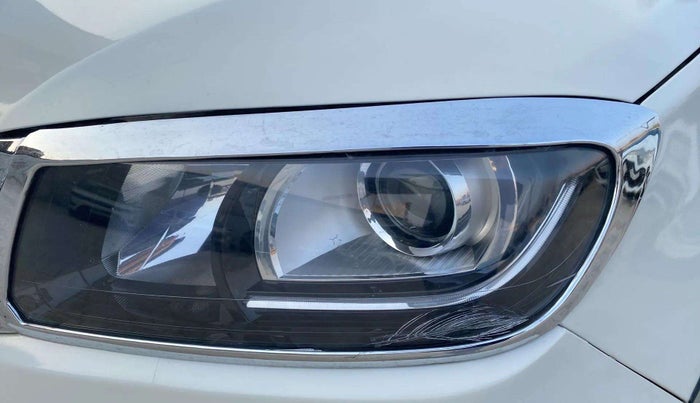 2019 Maruti Vitara Brezza ZDI, Diesel, Manual, 60,398 km, Left headlight - Minor scratches